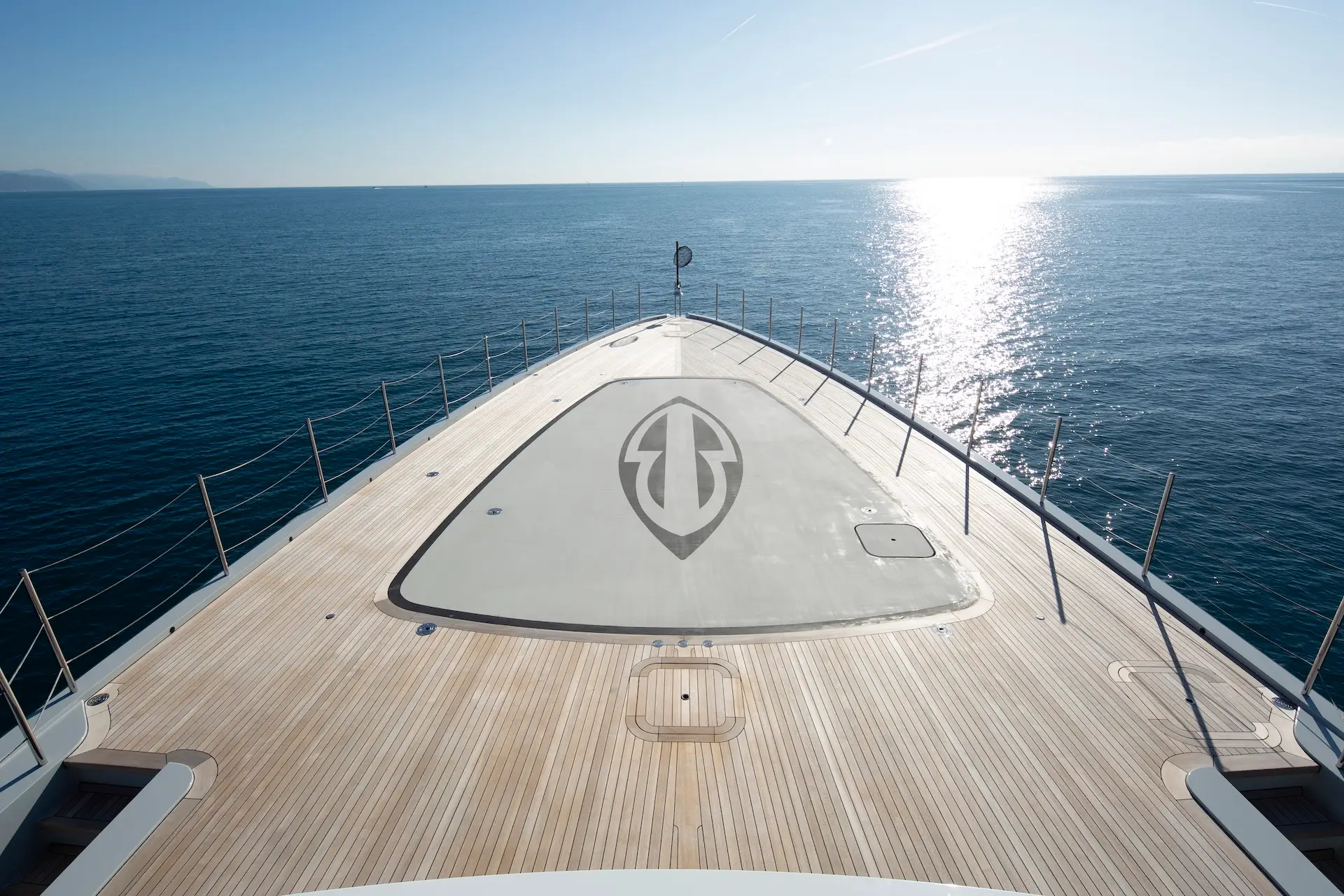 Bow with helipad