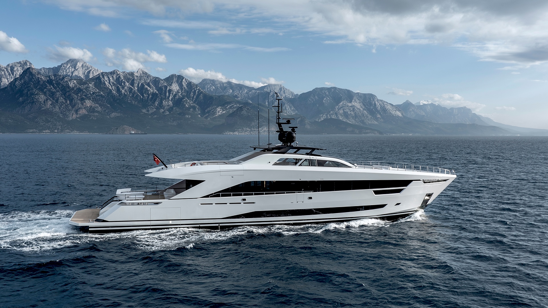 Lateral profile of the Alia 43M at rest, showing the drawn-out raised pilothouse silhouette