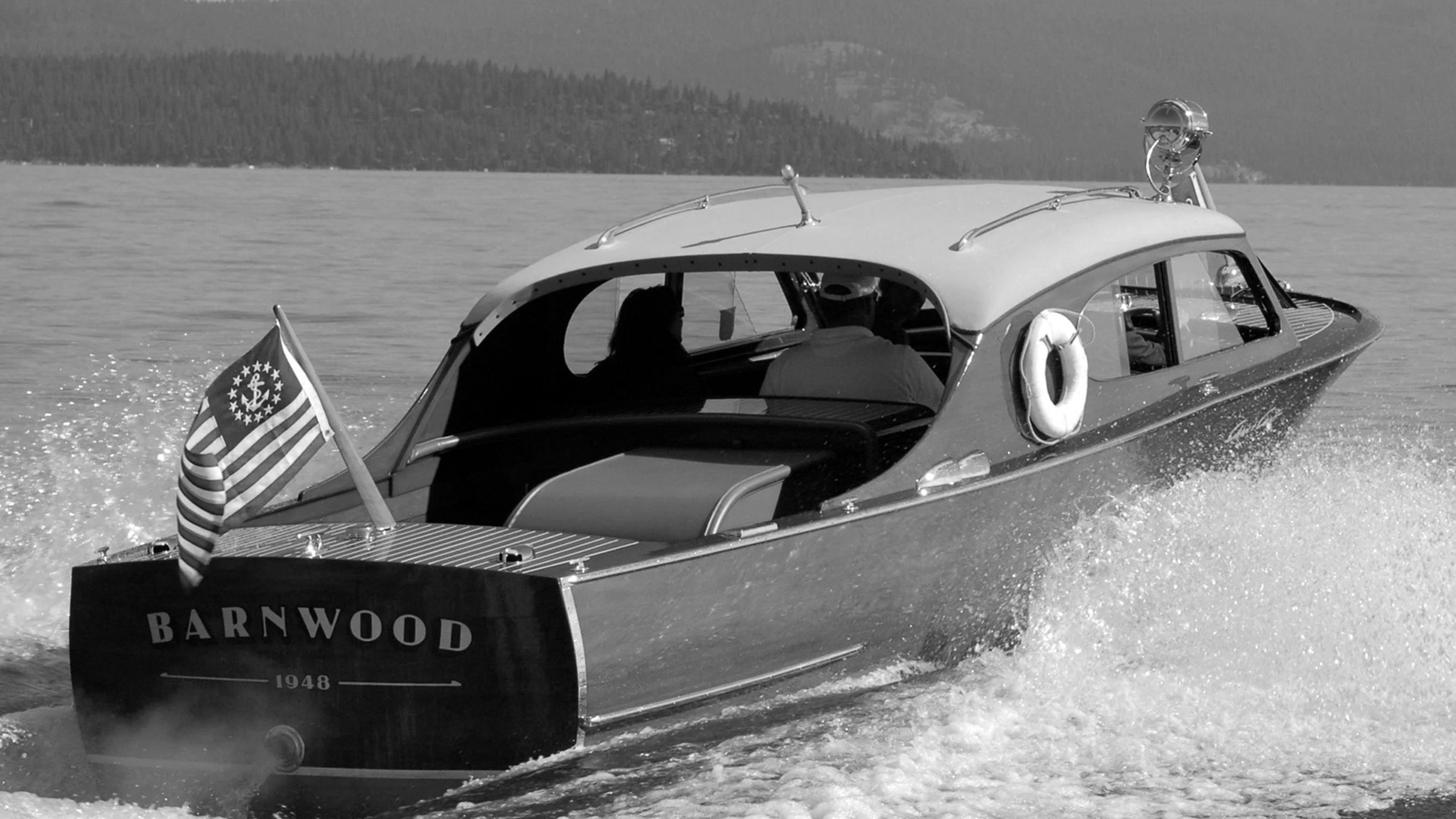 Una Chris-Craft Sportsman de 1948, de 25 pies, foto en blanco y negro