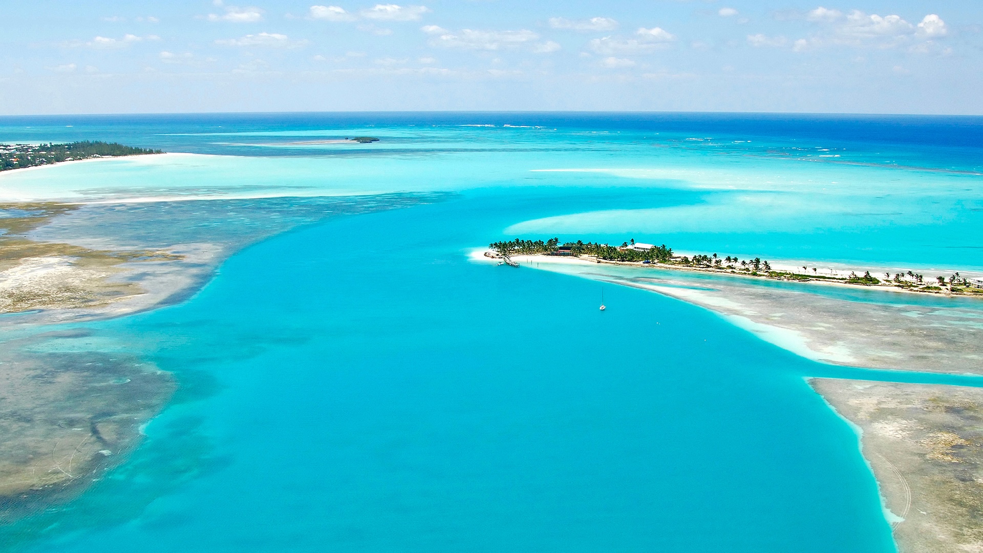Vista aérea del canal de entrada a Eleuthera