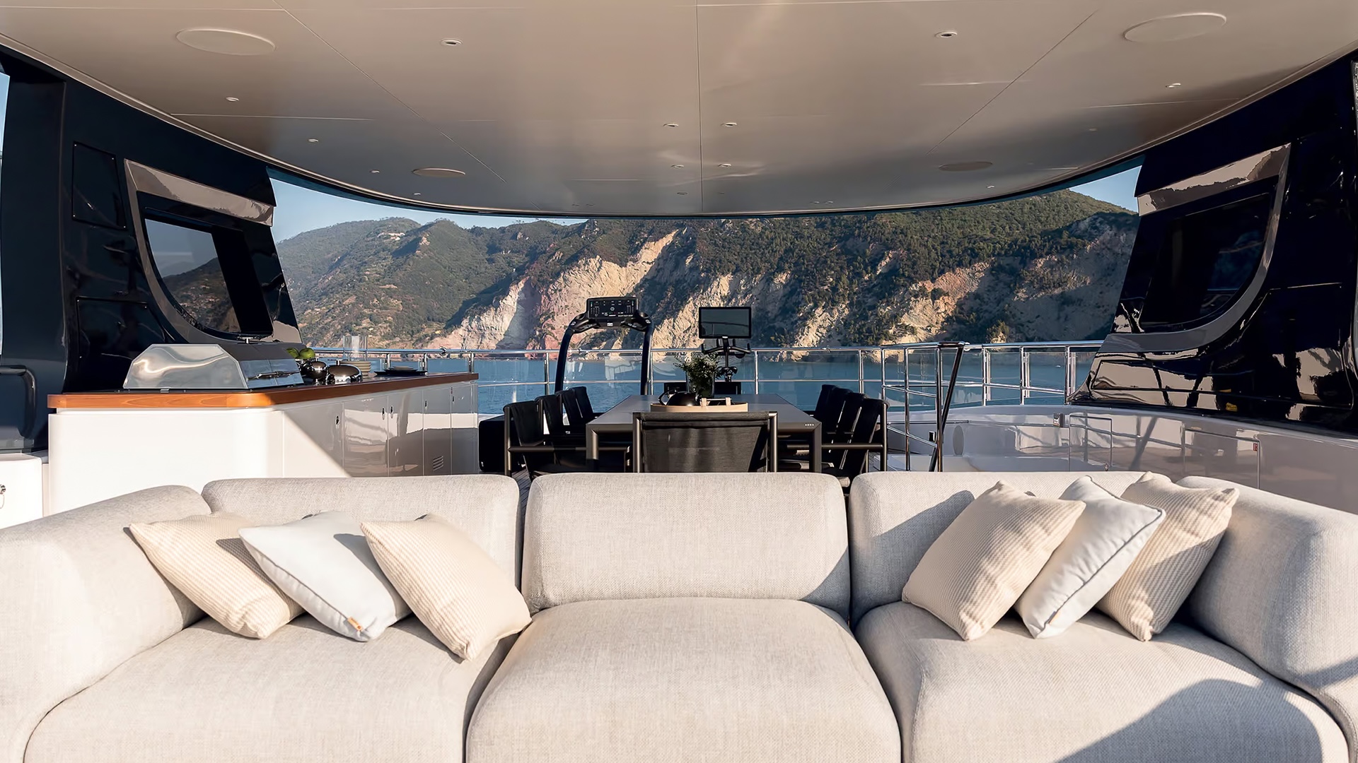 Lounge area on the flybridge of the Benetti Oasis 34M
