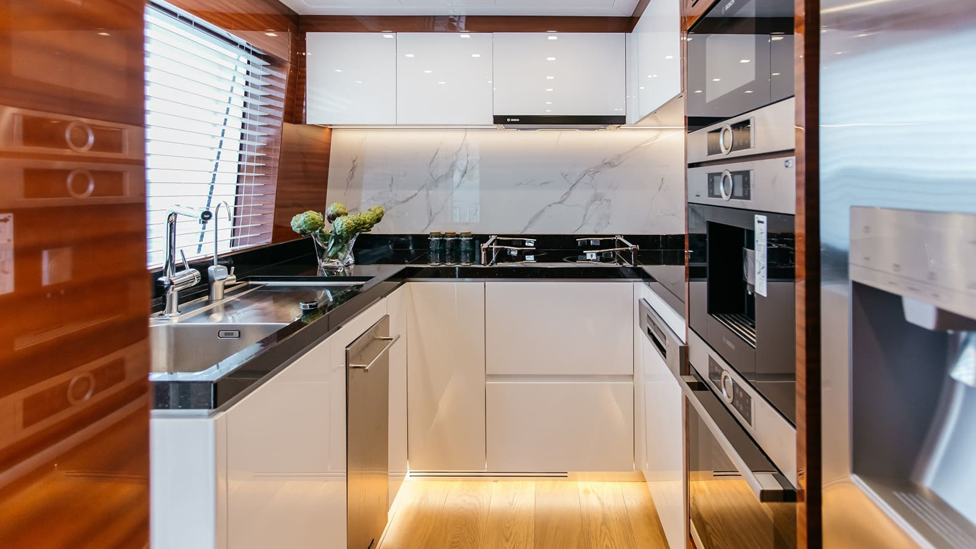 Bering 92 galley estándar comercial