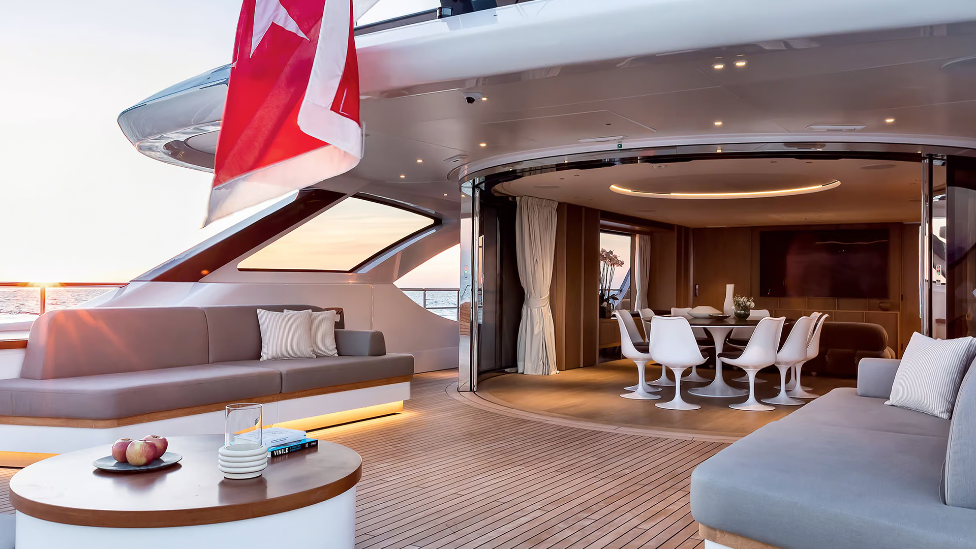 Lounge area on the aft deck of the Benetti Oasis 34M