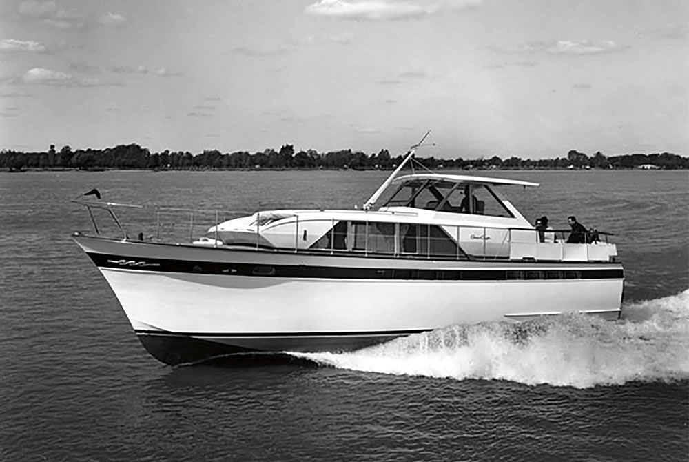 El último Chris-Craft de mahogany, un Constellation de 57 pies, construido en 1971