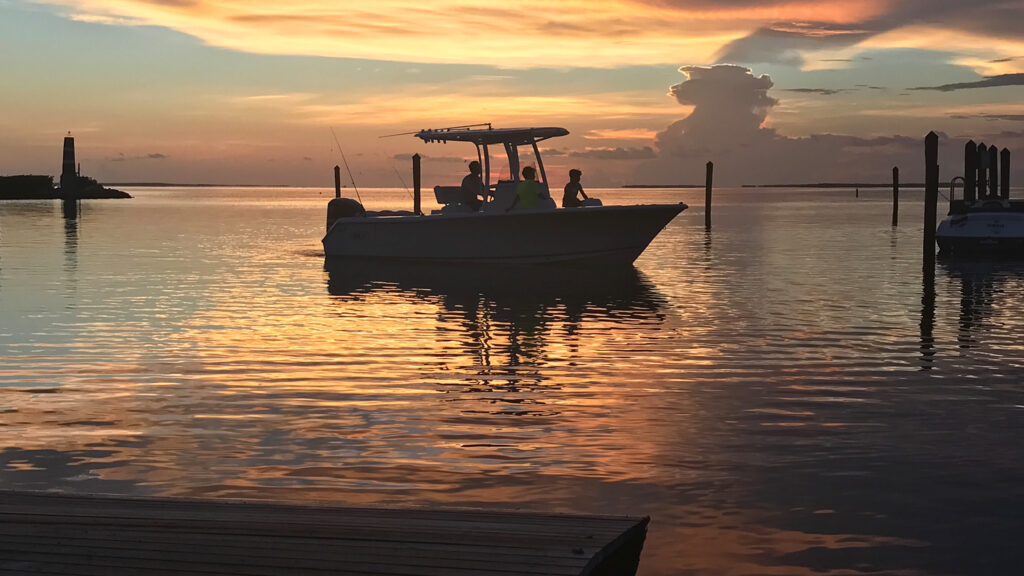 2400 X 1350 Atardecer en los Cayos de Florida