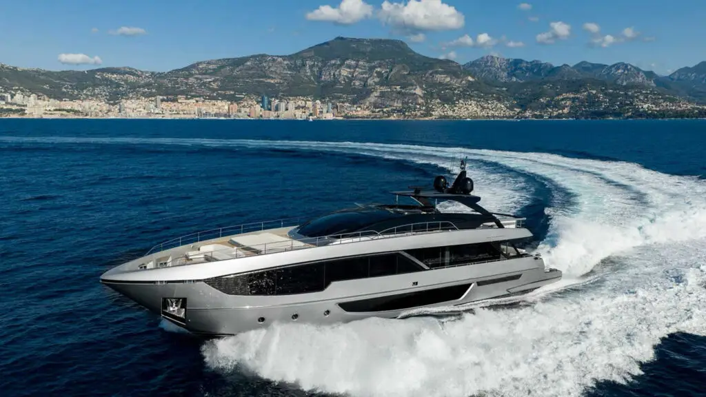 Challenging and beautiful Riva 102′ Corsaro Super