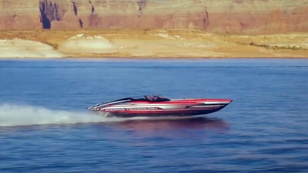 Powerboats MTI High Performance at Lake Powell