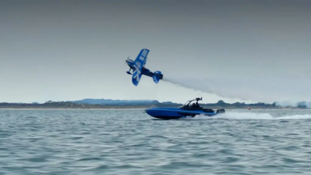 Sunseeker Hawk 38 Vs Jet Pitts biplane High Performance