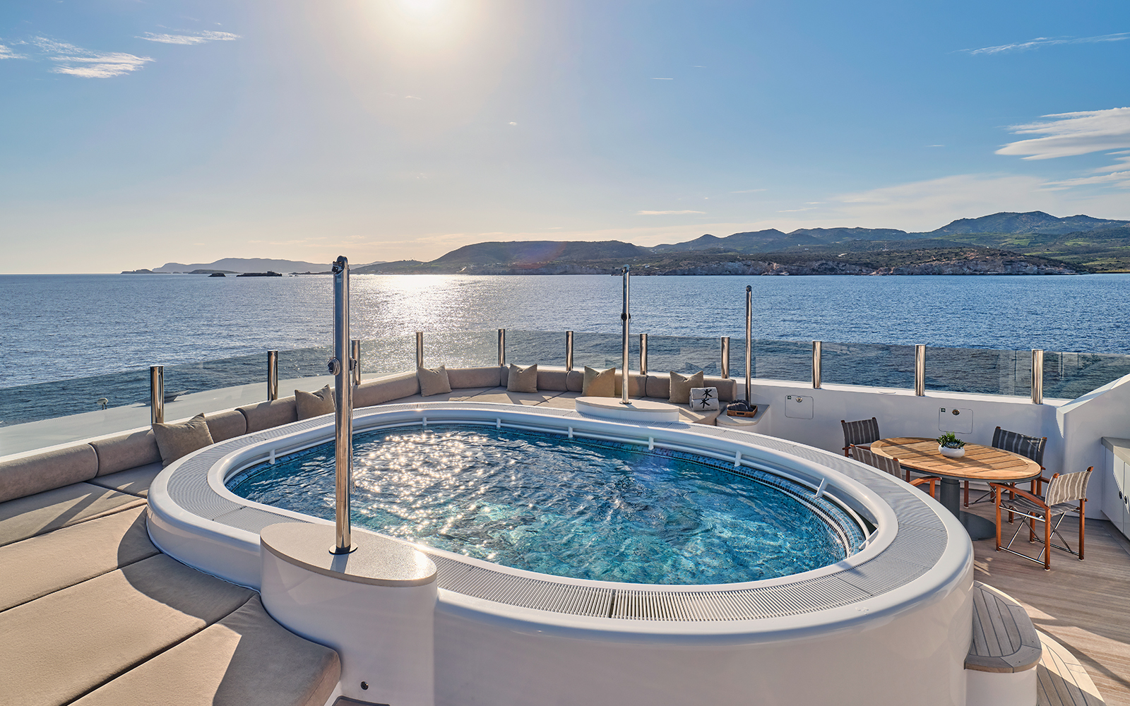 Jacuzzi on the upper deck