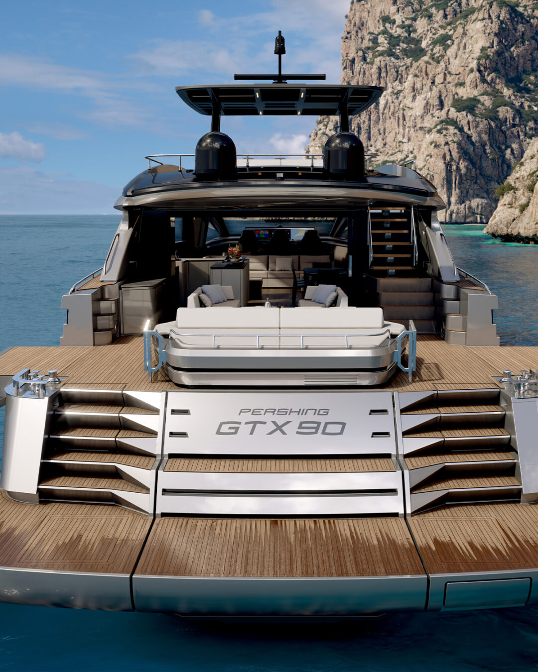 La popa del Pershing GTX90, vista desde el agua.