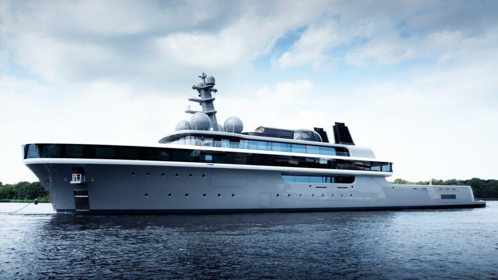 LURSSEN 114.2m COSMOS